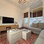 Bosphorus Arnavutkoey 5br For 12 Guests