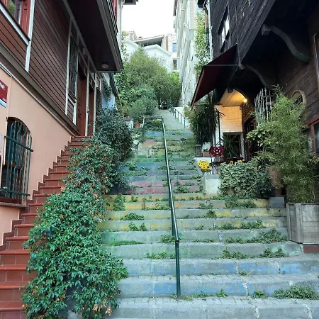Bosphorus Arnavutkoey 5br For 12 Guests * Стамбул