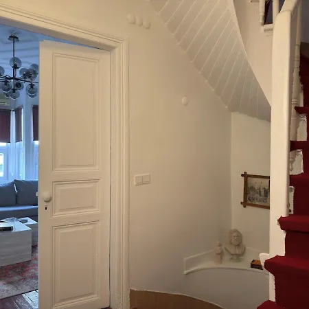 Bosphorus Arnavutkoey 5br For 12 Guests Villa